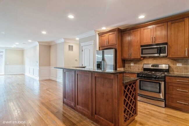 2904 W Belmont Ave in Chicago, IL - Building Photo - Building Photo