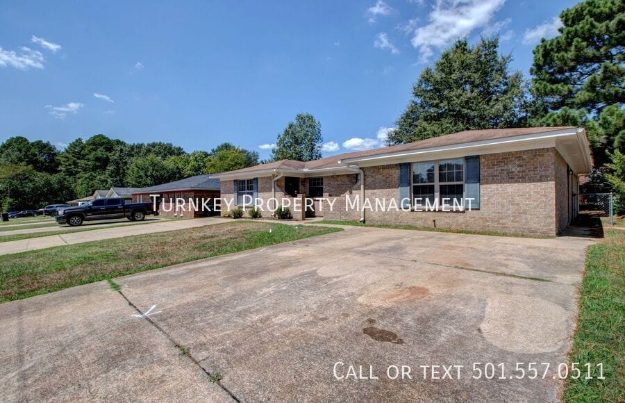 5300 Southboro Ct in Little Rock, AR - Building Photo