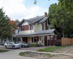 213 Stratford St in Houston, TX - Building Photo