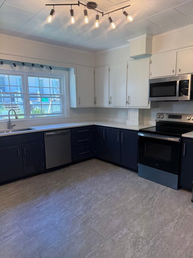 88 Broadway, Unit 88 Broadway