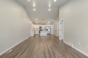 7228 30th St S in Fargo, ND - Building Photo