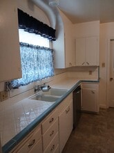 400 Eureka Ave in Lodi, CA - Building Photo - Building Photo