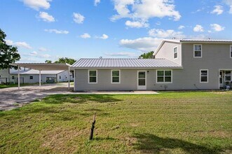1060 E Reno Rd in Azle, TX - Building Photo - Building Photo