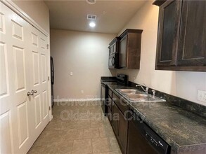 924 SW 92nd St in Oklahoma City, OK - Building Photo - Building Photo