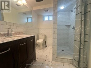 2 Clemson Crescent in Vaughan, ON - Building Photo - Building Photo