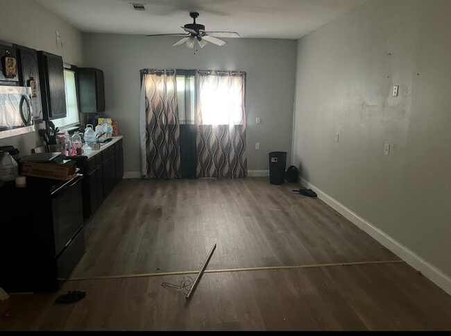 property at 1137 W 7th St
