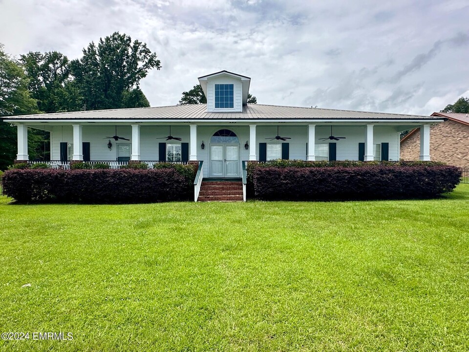 8694 Pky in Lauderdale, MS - Foto de edificio