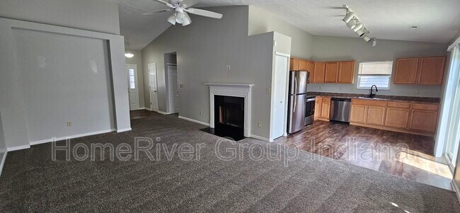 7637 Gold Rush Dr in Indianapolis, IN - Building Photo - Building Photo