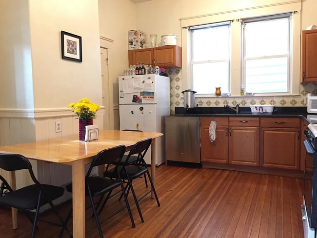 38 Babcock St, Unit 3