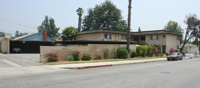 Magnolia Apartments in Monrovia, CA - Foto de edificio - Building Photo