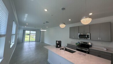 3052 Cedar Pl in Fort Pierce, FL - Building Photo - Building Photo