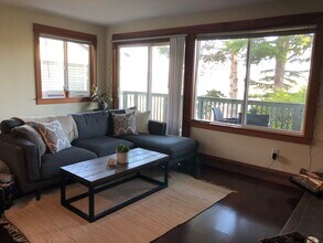 3439 23rd Ave W, Unit 3439.5 in Seattle, WA - Building Photo - Building Photo