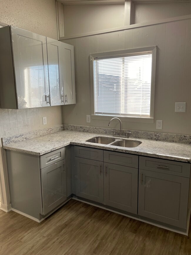 1015 West Dr, Unit 1015.5 in Westwego, LA - Building Photo - Building Photo