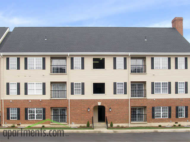 Deemer's Landing Apartment Homes in New Castle, DE - Foto de edificio - Building Photo