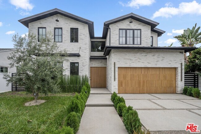 4740 Sunnyslope Ave in Los Angeles, CA - Building Photo - Building Photo