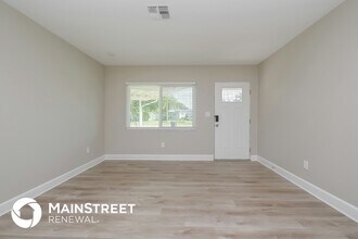 5510 93rd Ave N in Pinellas Park, FL - Foto de edificio - Building Photo