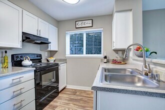 Beaumont Grand Apartment Homes in Lakewood, WA - Foto de edificio - Interior Photo