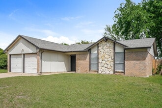 3407 Spring Meadows Dr, Unit 14 in Arlington, TX - Foto de edificio - Building Photo