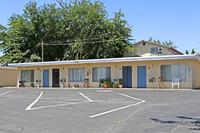 Madera Garden Apartments in Atwater, CA - Foto de edificio - Building Photo