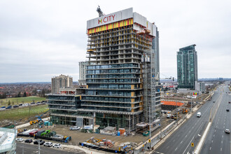 M City M4 Tower in Mississauga, ON - Building Photo - Building Photo