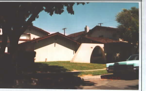 392-396 Spencer Ave in Upland, CA - Foto de edificio - Building Photo