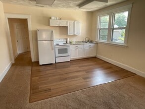 3930 Edwards Rd, Unit 2 Bed 1 Bath in Cincinnati, OH - Building Photo - Building Photo