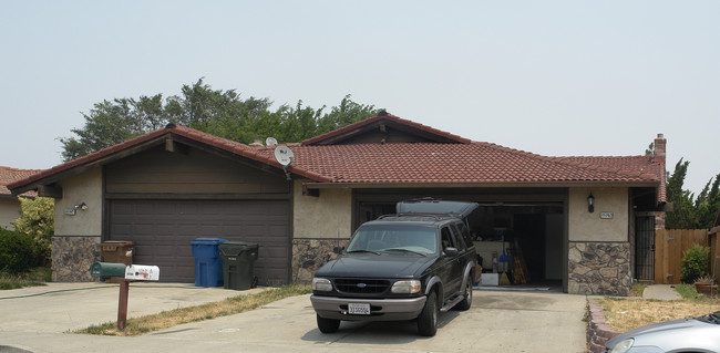 2526 Cathy Ct in Antioch, CA - Building Photo - Building Photo