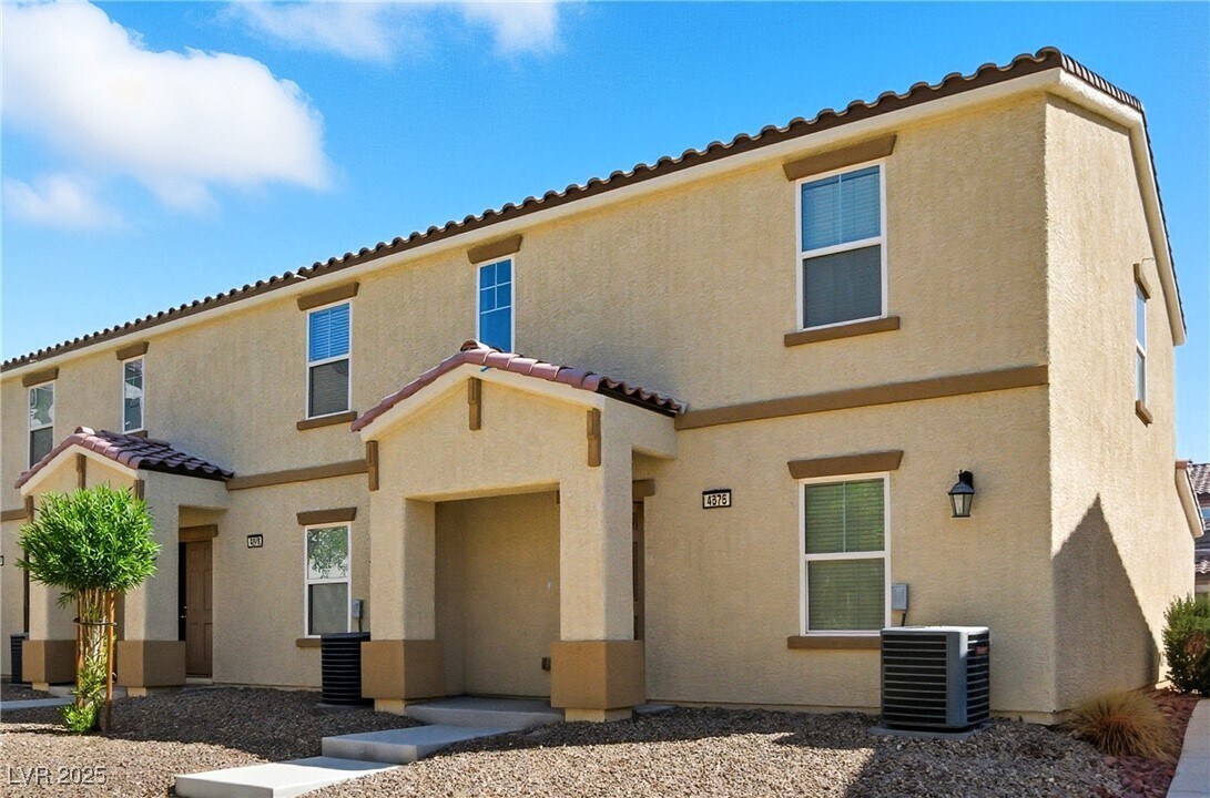 4575 Pencester St in Las Vegas, NV - Building Photo