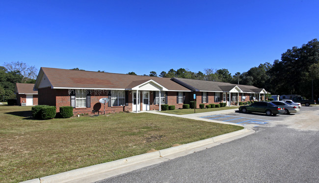 Cedar Creek Apartments in Cottondale, FL - Building Photo - Building Photo