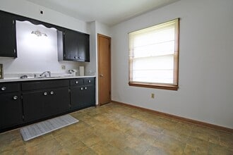 3832 Wyoming Way in Racine, WI - Building Photo - Building Photo