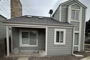11701 E Cornell Cir in Aurora, CO - Building Photo