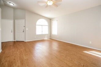 8341 Pendragon Cir in Las Vegas, NV - Building Photo - Building Photo