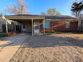 2105 Westchester Dr in The Village, OK - Building Photo