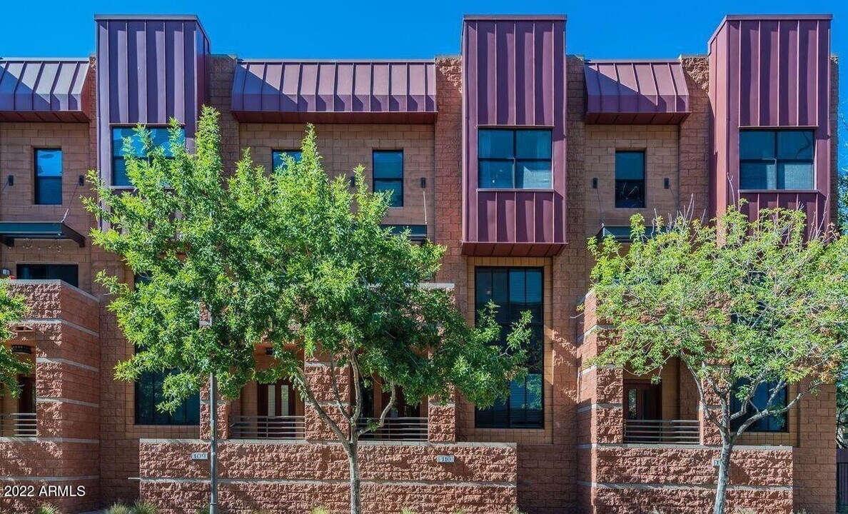 330 S Farmer Ave in Tempe, AZ - Building Photo
