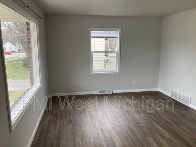 2359 Barberry Dr SW in Wyoming, MI - Building Photo - Building Photo