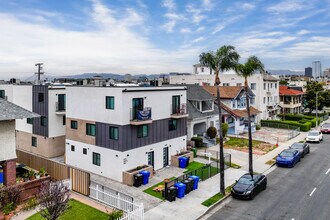 1433 S Westmoreland Ave in Los Angeles, CA - Foto de edificio - Building Photo