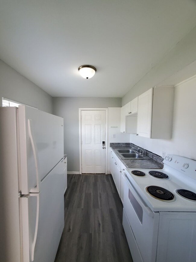 property at 2822-2824-2824 E 5th Ave