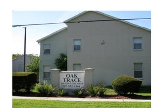 Oak Trace in St. Petersburg, FL - Building Photo - Building Photo