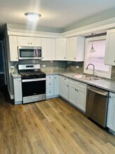 7946 S Peoria St in Chicago, IL - Building Photo - Building Photo