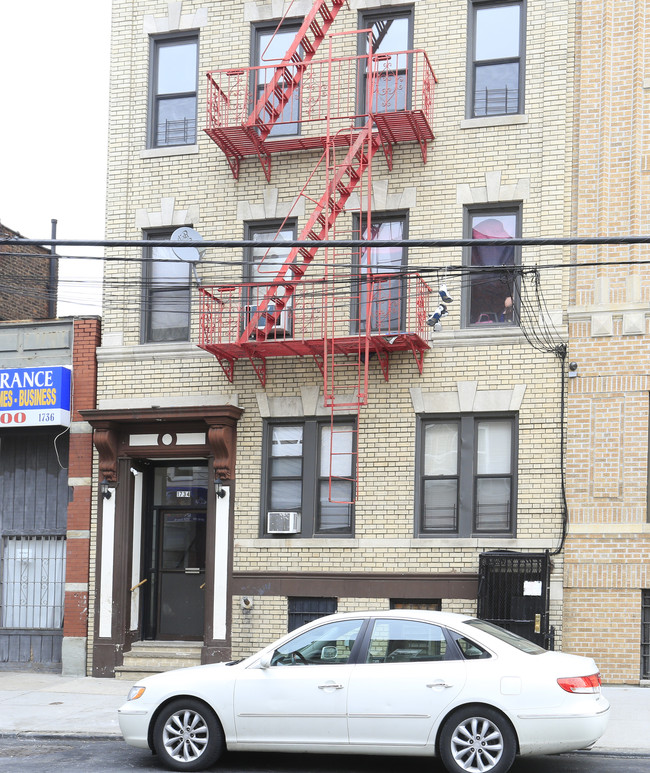 1734 Victor St in Bronx, NY - Building Photo - Building Photo