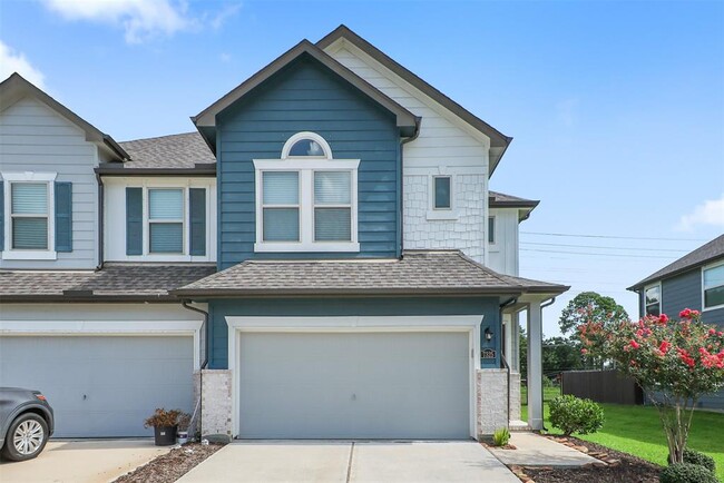 7325 Hinsdale Dr