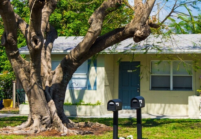 801 NW 5th Ave in Boynton Beach, FL - Building Photo - Primary Photo