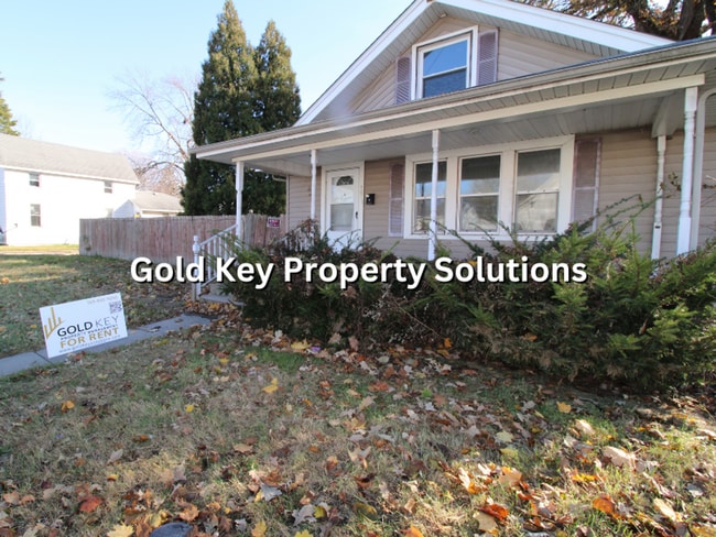 property at 407 W 4th St