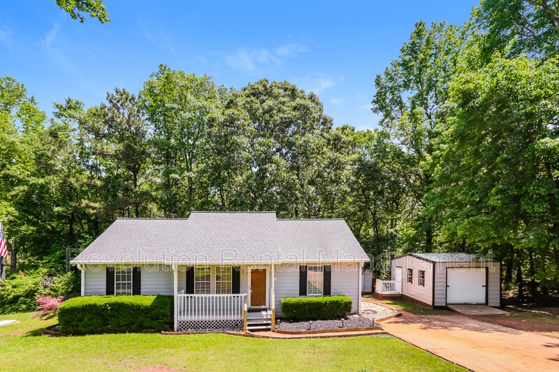 210 Prestigious Pl in Senoia, GA - Foto de edificio