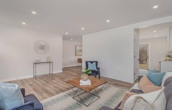 12336 W Texas Dr in Lakewood, CO - Building Photo - Building Photo