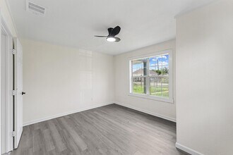 4715 Engleford St in Houston, TX - Building Photo - Building Photo