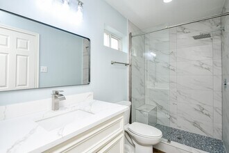 2207 Francis St in Houston, TX - Building Photo - Building Photo