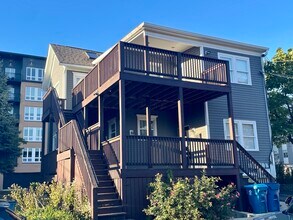943 Maple Ave in Downers Grove, IL - Building Photo - Building Photo