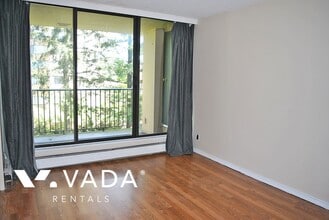 7275 Salisbury Ave in Burnaby, BC - Building Photo - Building Photo
