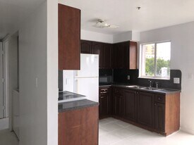 1453 SW 3rd St, Unit 306 in Miami, FL - Building Photo
